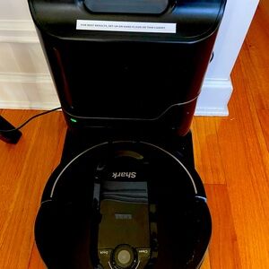 Shark IQ Robot Matrix Self Empty Vacuum